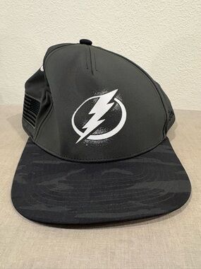Adidas Tampa Bay Lightning Hockey Hat Blackout Camo Snapback Military USA Flag